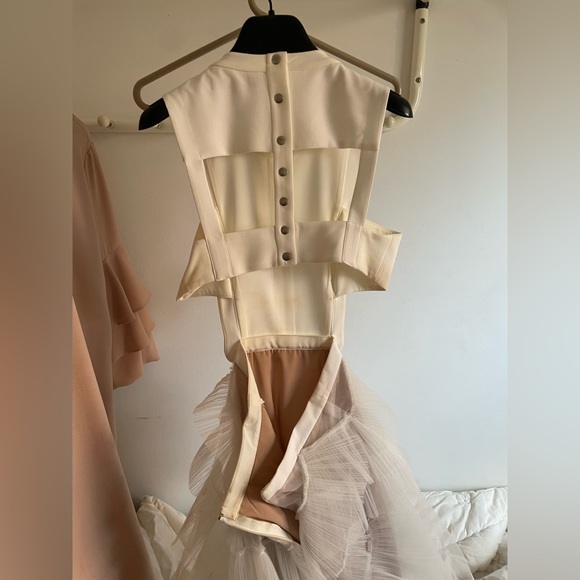 BCBGMaxAzria Couture Dress - large beige stains at the front and side, sorry! - Picture 3 of 6